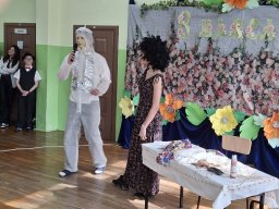 DZIEŃ KOBIET W NEPLACH